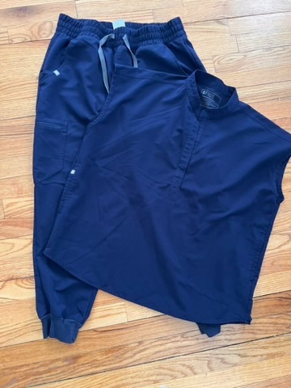 FIGS Navy FIGS Scrub Set | Large Top & Large Petite Jogger Pants